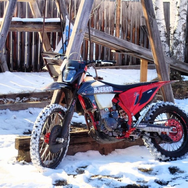 @motorequiem